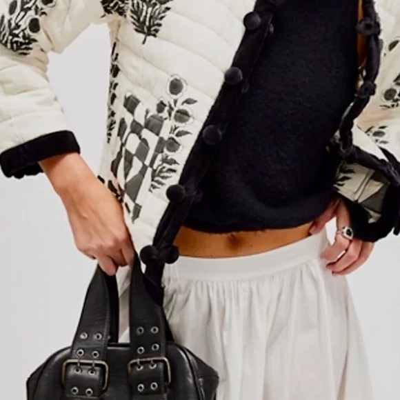 Free People Say Yes Bag Tote Handbag Small Oval Black Leather Buckles Zipper - Picture 2 of 8